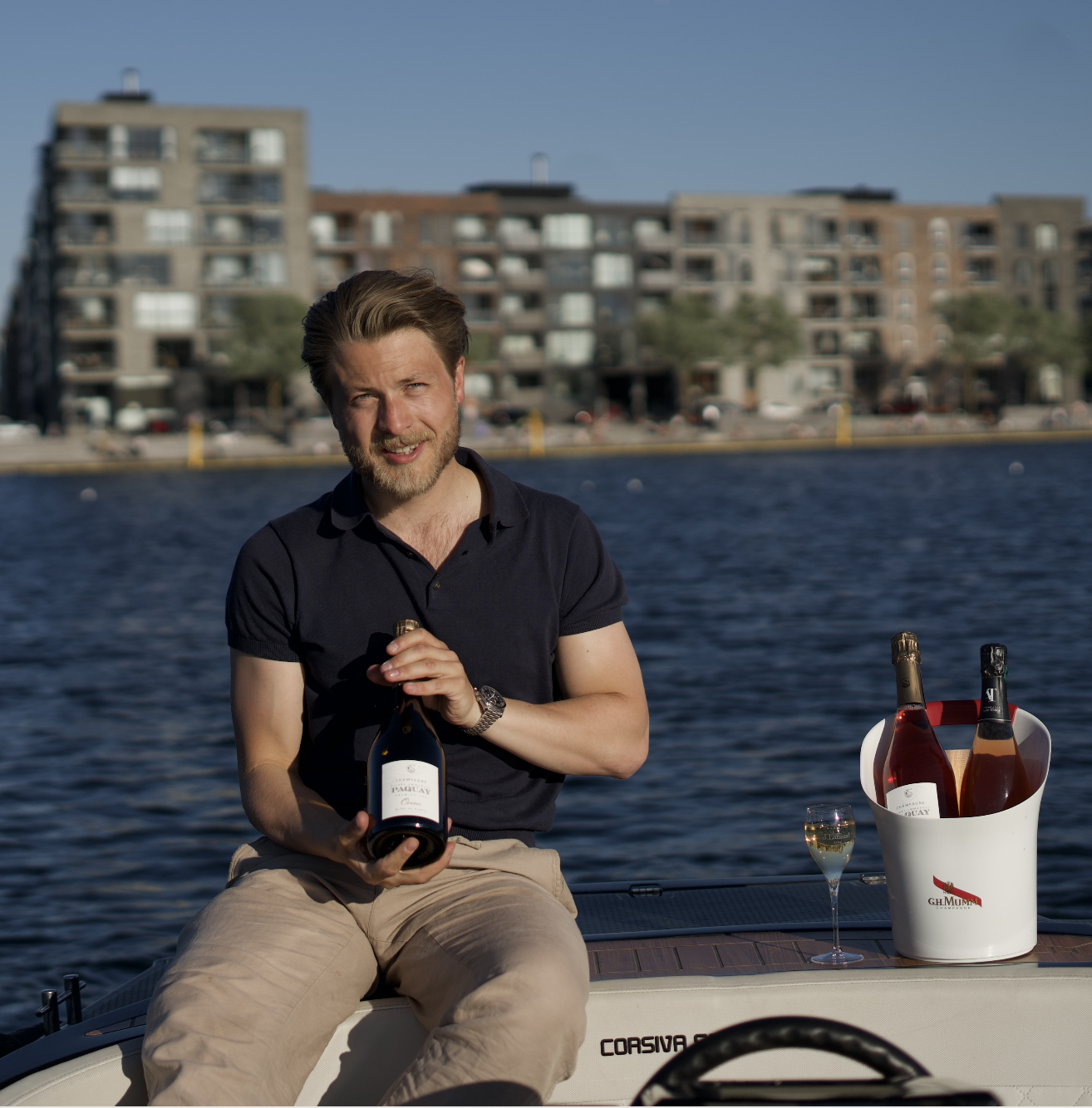 Champagnesmagning goboat